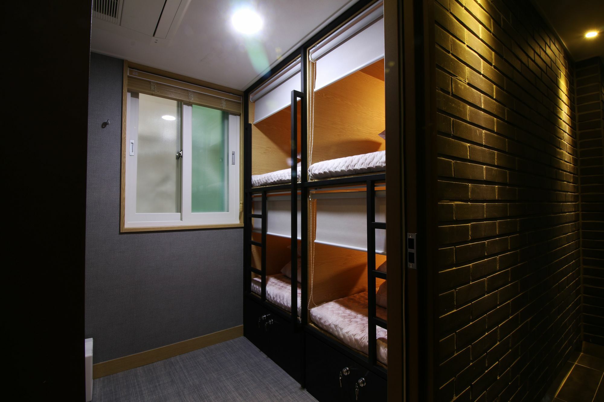 Mint House - Female Only Otel Busan Dış mekan fotoğraf